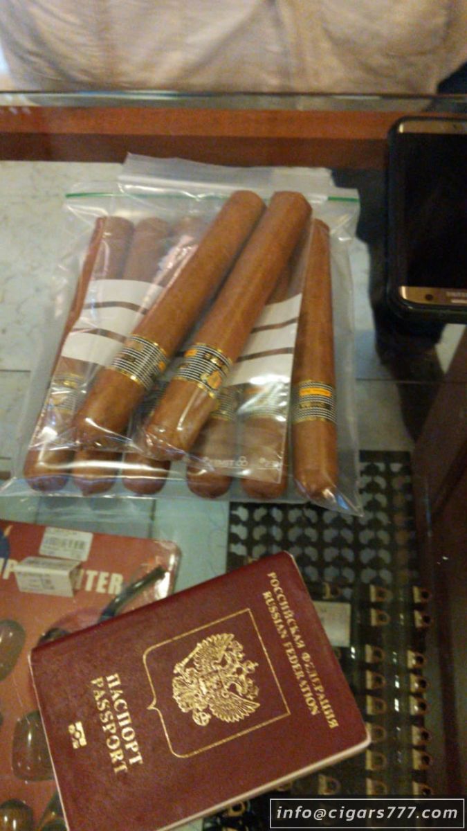Наша покупка Cohiba Behike в гаванском магазине